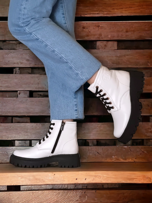 Жіночі черевики на шнурівці білі 4417 фото