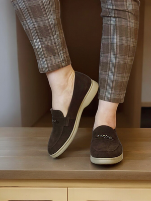 Жіночі туфлі лофери замшеві темно-коричневі 2224 фото